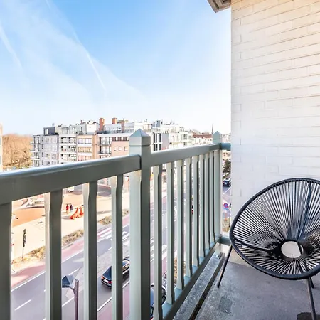 Near Sandy In Coastal Area * Остдёйнкерке