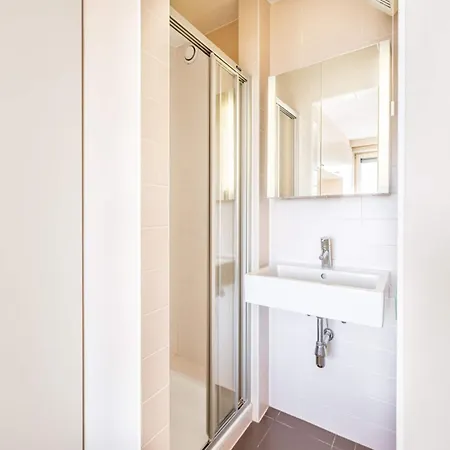 Gaul4 Within Walking Distance Of The Apartment